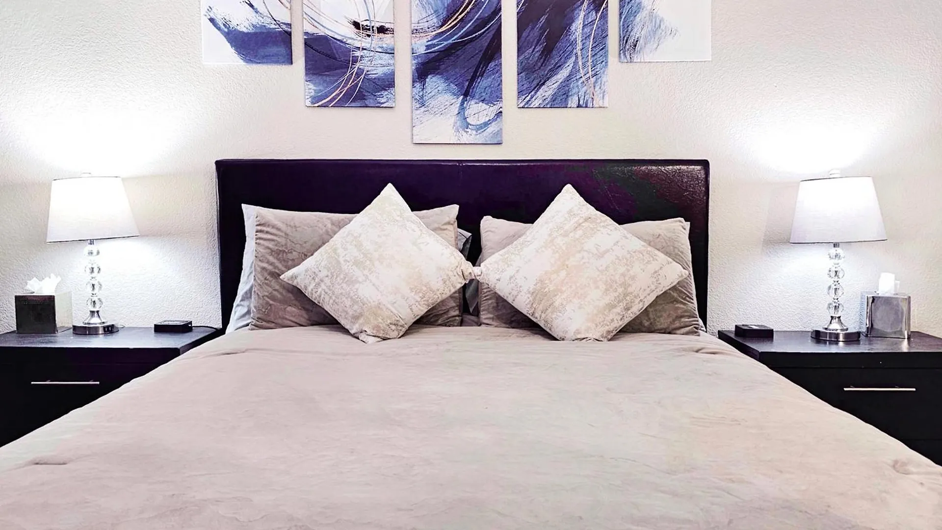 Upgraded & Stylish, Pool, Hot Tub, Walk To Strip! Apartment Las Vegas