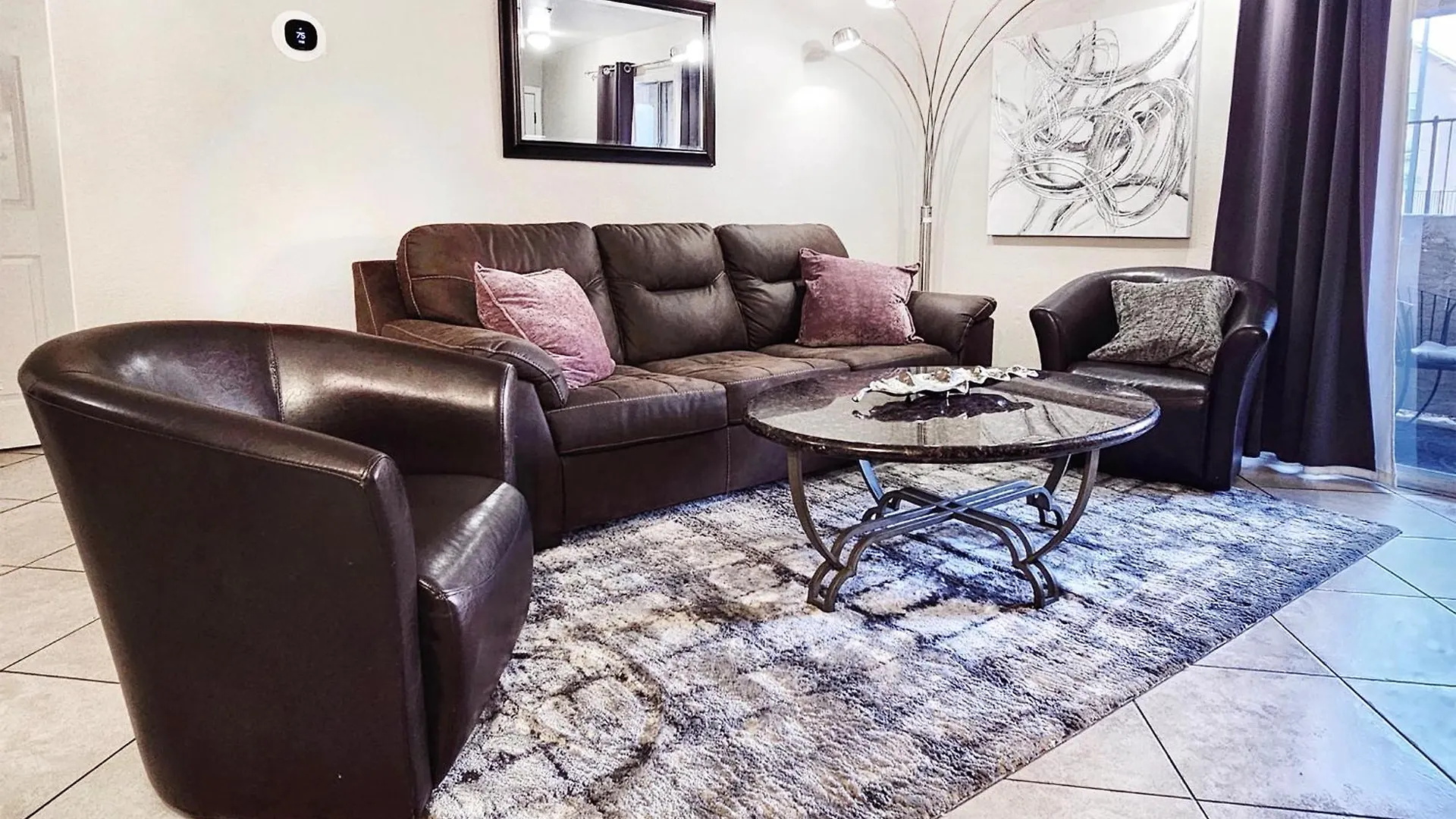 Upgraded & Stylish, Pool, Hot Tub, Walk To Strip! Apartment Las Vegas United States